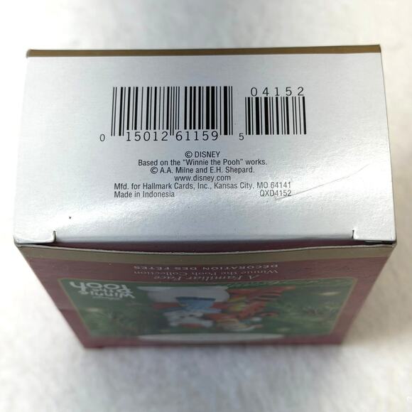 Hallmark Keepsake WINNIE THE POOH A FAMILIAR FACE 2001 Christmas Ornament w/Box - Picture 6 of 6